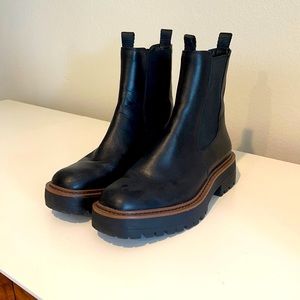 Sam Edelman Laguna Chelsea Boot - Size 8 LIKE NEW
